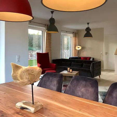 Kapitaenshaus Am Steg Holiday home Dangast